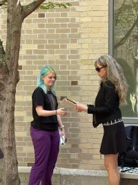 student receives award