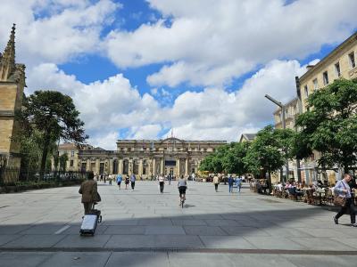 courtyard in Bordeaux