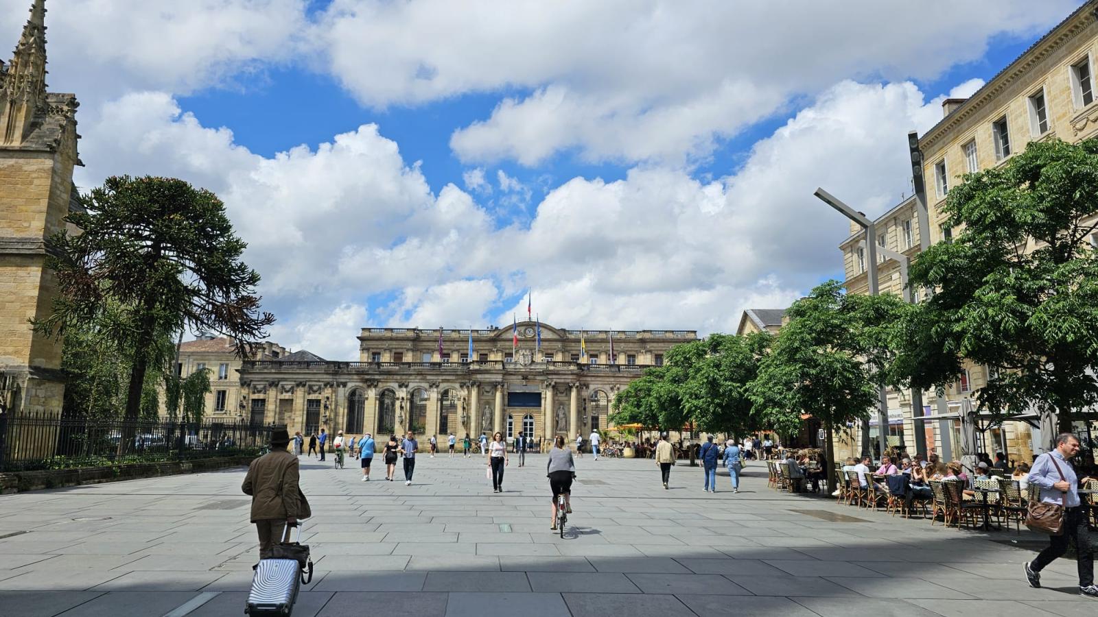 courtyard in Bordeaux